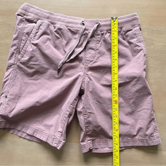 L.L. Bean Women’s Mauve Athletic Shorts - Picture 10 of 11